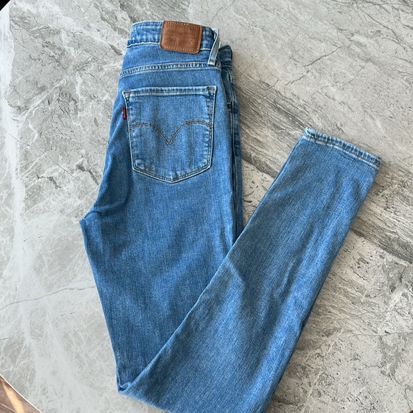 Levi’s 721 skinny high rise blue jeans - Picture 2 of 5